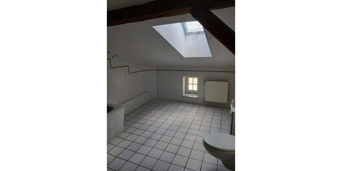 Dachgeschoßwohnung Waren (Müritz) - 3 Zimmer, 160 m&sup2;, 720&euro; | Angebot:25988395