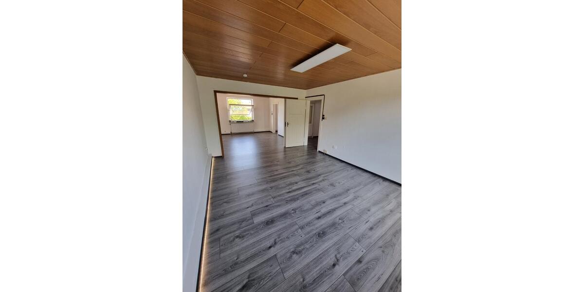 Etagenwohnung Warburg - 3 Zimmer, 80 m&sup2;, 600&euro; | Angebot:25396344