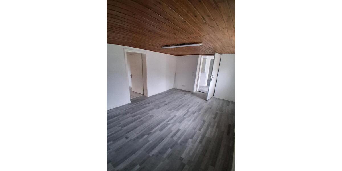 Erdgeschoßwohnung Balingen - 3 Zimmer, 85 m&sup2;, 950&euro; | Angebot:26150475