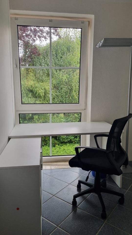 Helles 9 m² Büro in Seevetal – WLAN, Stellplatz, 247-Zugang