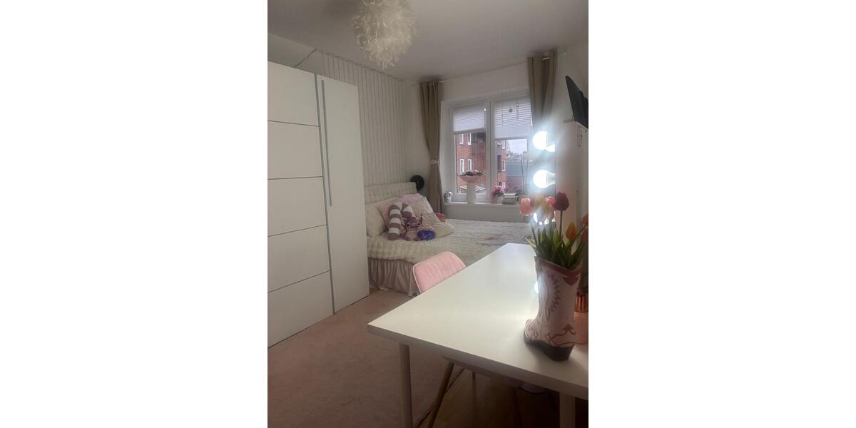 Ab 01.01 Zimmer frei,16qm vollmöbliert,nah Bergedorf Bahn & HAW 1 zimmer