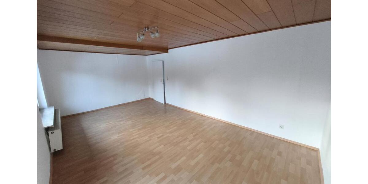 Dachgeschoßwohnung Seesen - 3 Zimmer, 77 m&sup2;, 540&euro; | Angebot:23859437
