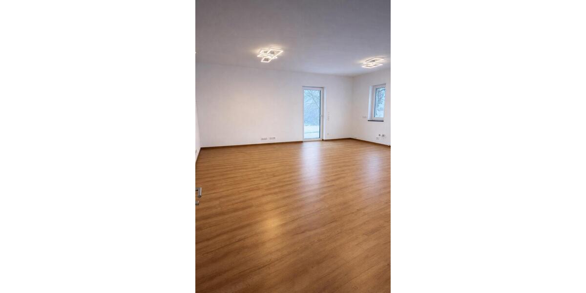 Erdgeschoßwohnung Tittling - 3 Zimmer, 92 m&sup2;, 890&euro; | Angebot:24830365