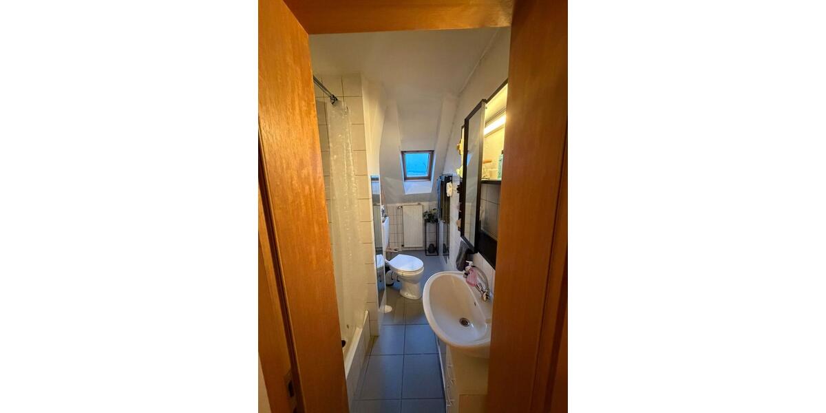 Dachgeschoßwohnung Hildesheim - 2 Zimmer, 60 m&sup2;, 390&euro; | Angebot:25157587