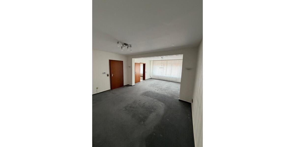 Erdgeschoßwohnung Heinsberg - 7.5 Zimmer, 135 m&sup2;, 800&euro; | Angebot:26223870