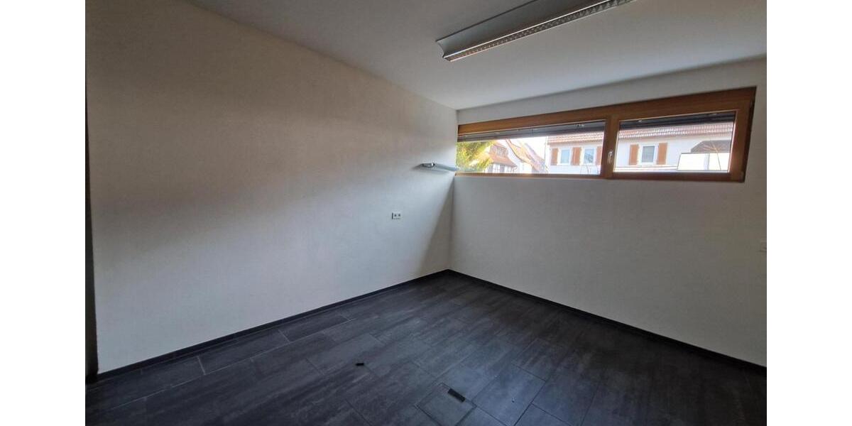 Gewerbeobjekt Reutlingen Altenburg - 2.100&euro; | Angebot:24642583