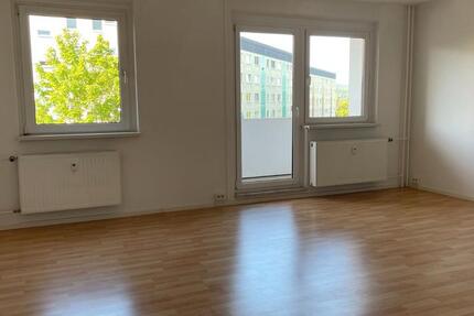 Wohnung Lößnitz - 4 Zimmer, 69 m&sup2;, 338&euro; | Angebot:27631457