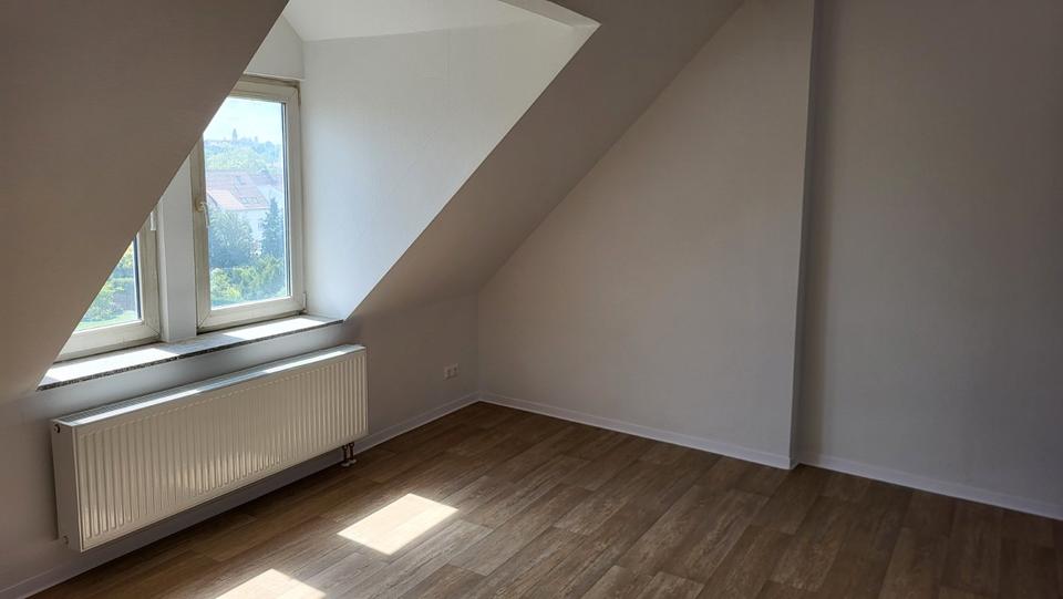 Dachgeschoßwohnung Zeitz - 3 Zimmer, 82 m&sup2;, 440&euro; | Angebot:25974887