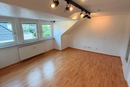 Tolles WG Zimmer Wohngemeinschaft Niederrad Flugbegleiter 1 zimmer