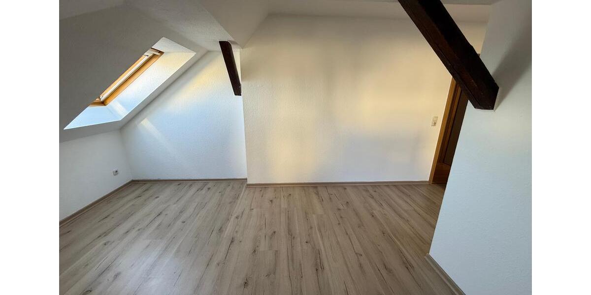 Etagenwohnung Reichenbach im Vogtland - 4 Zimmer, 103 m&sup2;, 539&euro; | Angebot:24522431