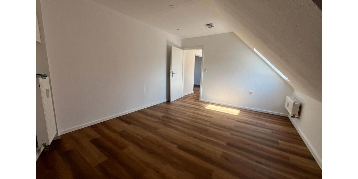 Dachgeschoßwohnung Stralsund - 3 Zimmer, 83 m&sup2;, 820&euro; | Angebot:26477490