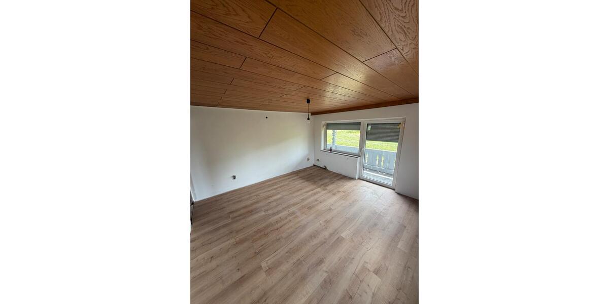 Einfamilienhaus Viechtach - 8 Zimmer, 170 m&sup2;, 1.600&euro; | Angebot:26509272