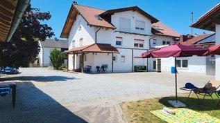 Haus Moos - 10 Zimmer, 250 m&sup2;, 2.700&euro; | Angebot:26245861