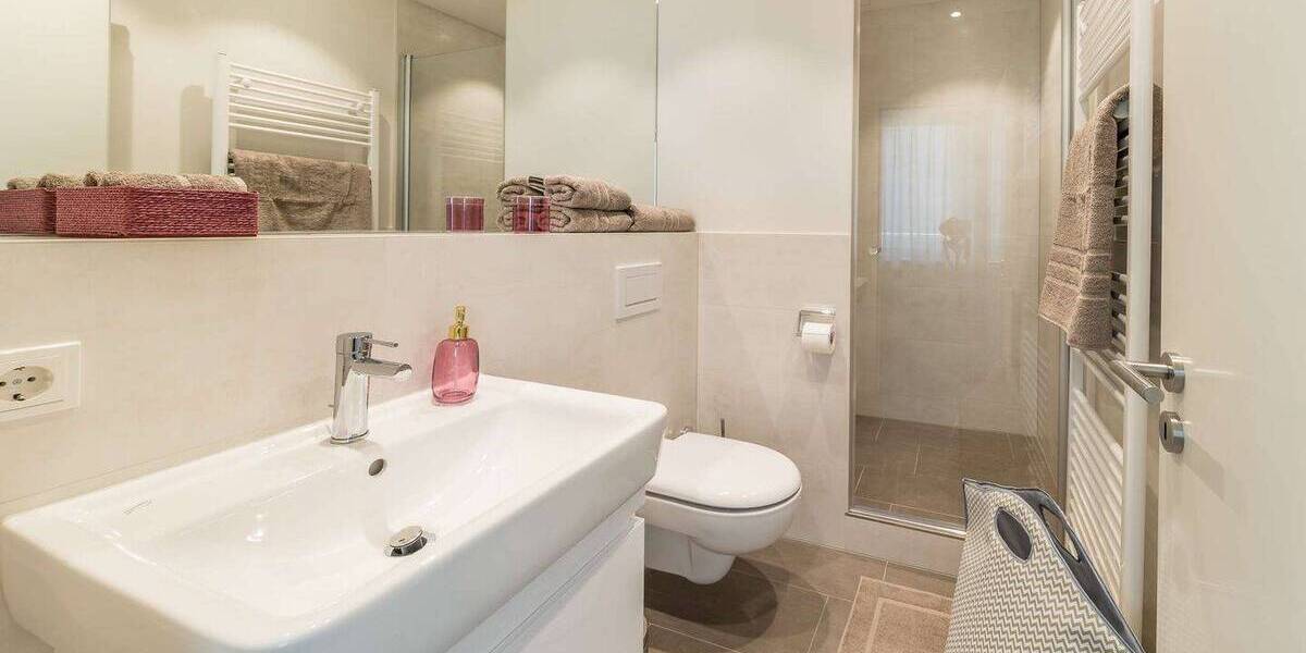 Etagenwohnung Frankfurt am Main Westend-Süd - 2 Zimmer, 42 m&sup2;, 1.750&euro; | Angebot:26410253