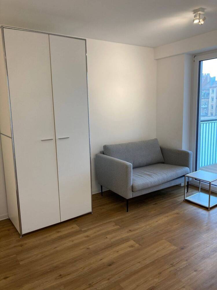 Großzügige 1-Zimmer-Wohnung mit Balkon in U-Bahn Nähe