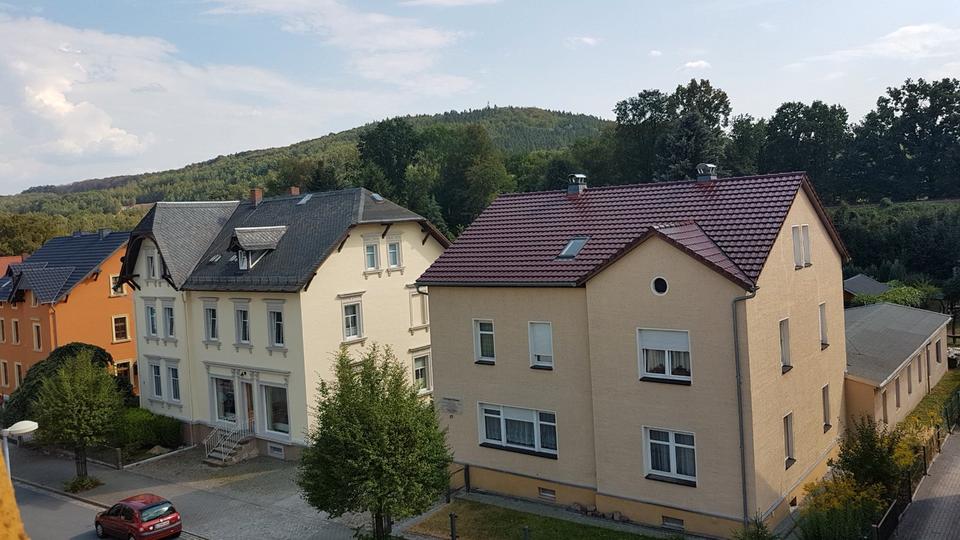 Dachgeschoßwohnung Bischofswerda - 2.5 Zimmer, 75 m&sup2;, 420&euro; | Angebot:26688574