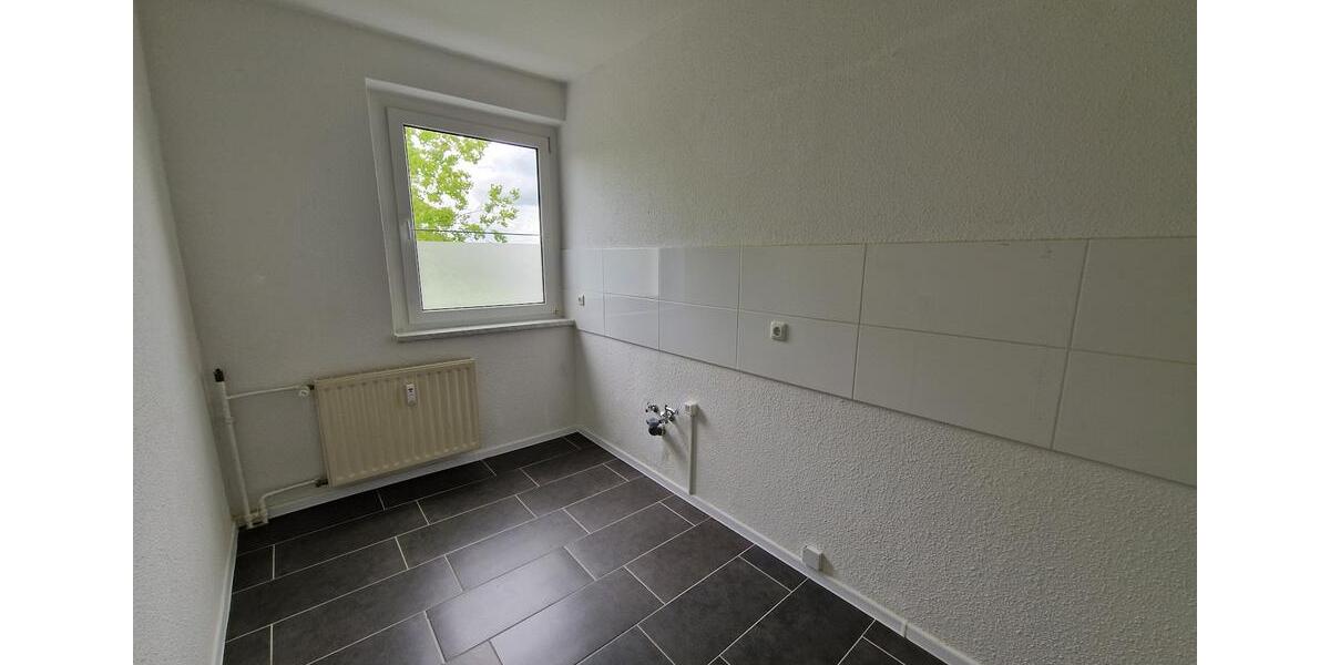 Etagenwohnung Neubrandenburg Datzeberg - 3 Zimmer, 61 m&sup2;, 402&euro; | Angebot:26663000