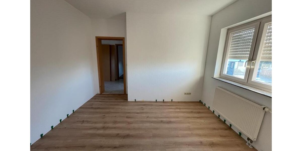Etagenwohnung Limburg an der Lahn Eschhofen - 4 Zimmer, 135 m&sup2;, 1.350&euro; | Angebot:25297876