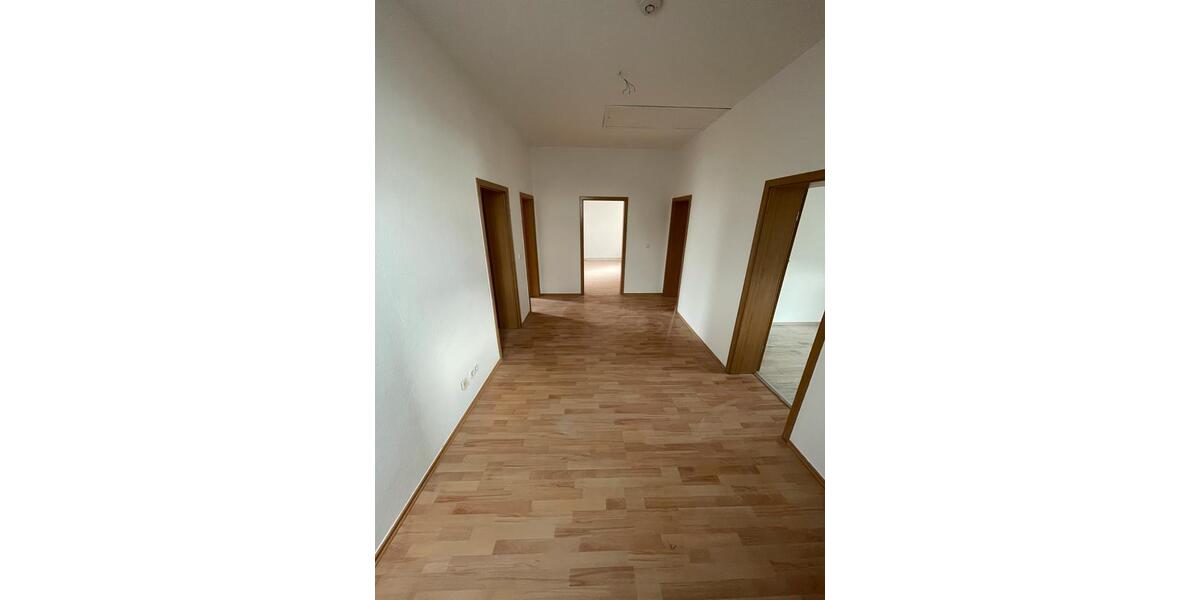 Dachgeschoßwohnung Hameln - 4 Zimmer, 120 m&sup2;, 850&euro; | Angebot:24397985