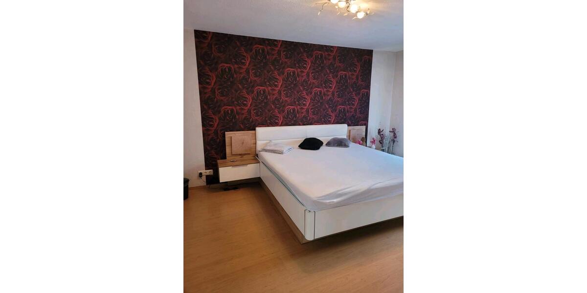 Dachgeschoßwohnung Neustadt an der Weinstraße - 3 Zimmer, 102 m&sup2;, 1.200&euro; | Angebot:25793727