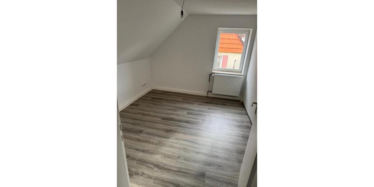 Dachgeschoßwohnung Sontra - 2 Zimmer, 40 m&sup2;, 320&euro; | Angebot:22922386
