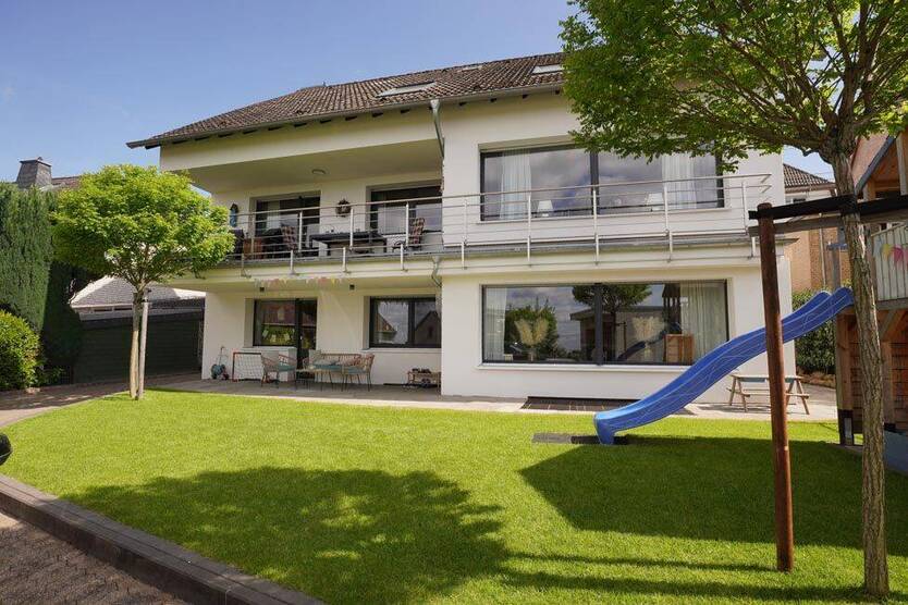 Moderne ca. 95 m² große 4-Zimmer-Wohnung mit Tageslichtbad ruhig gelegen im Hagener Süden