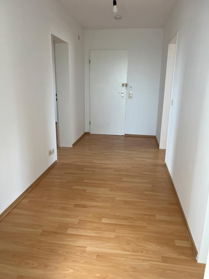 Gut geschnittene, helle 3 Zi. Whg. in ruhiger Lage Wü-Versbach