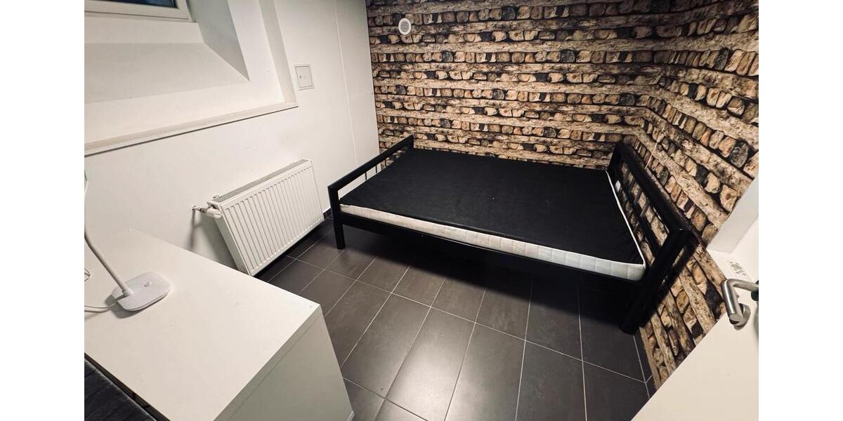Etagenwohnung Saarbrücken Neue Bremm - 1.5 Zimmer, 25 m&sup2;, 480&euro; | Angebot:26087582