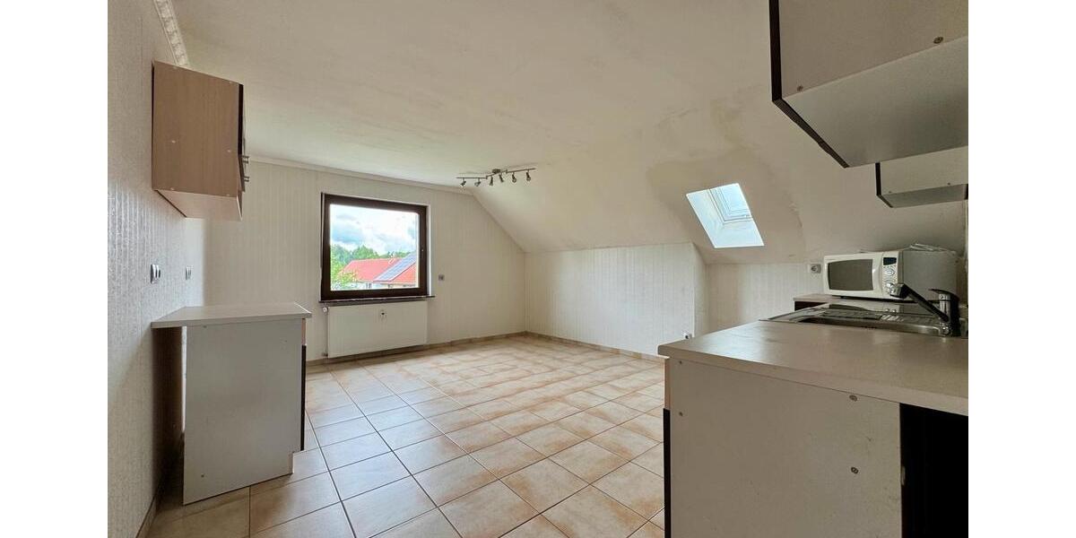 Dachgeschoßwohnung Hosenfeld - 3.5 Zimmer, 100 m&sup2;, 850&euro; | Angebot:26101308