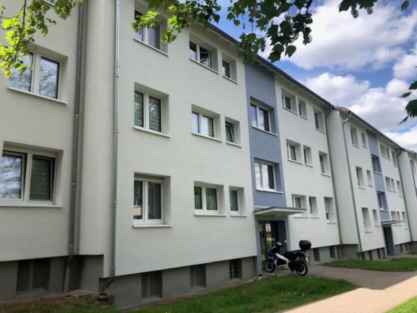 freiwerdende energetisch sanierte 2 ZKB Hochparterre Wohnung mit Balkon in Korbach ( KB-SchlS33-EL )