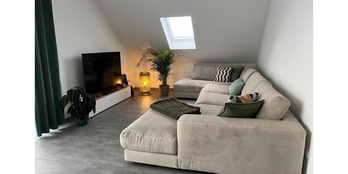 Dachgeschoßwohnung Varel - 2 Zimmer, 86 m&sup2;, 980&euro; | Angebot:26085876