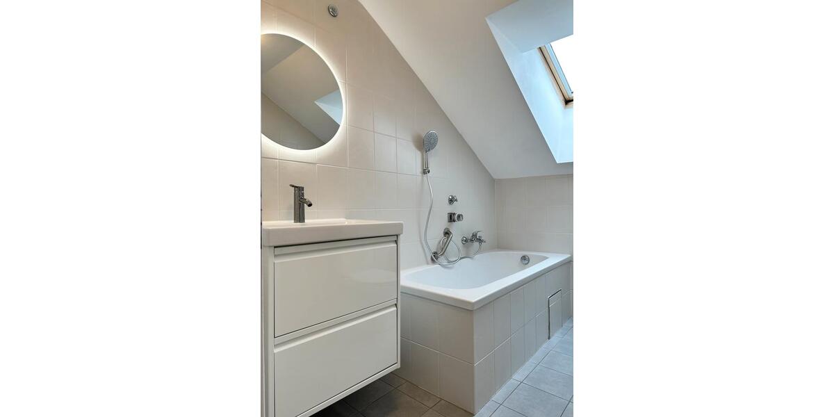 Dachgeschoßwohnung Altdorf - 3.5 Zimmer, 99 m&sup2;, 1.250&euro; | Angebot:25930179