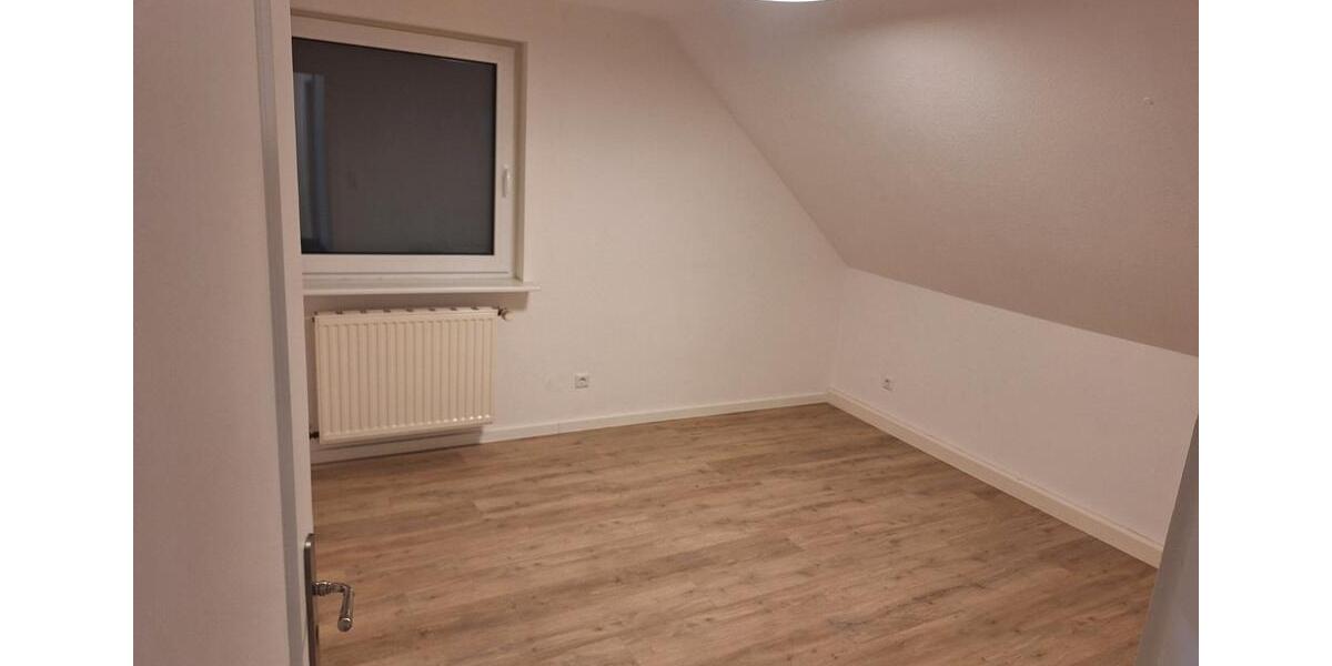 Dachgeschoßwohnung Offenburg Rammersweier - 1 Zimmer, 16 m&sup2;, 400&euro; | Angebot:26023497
