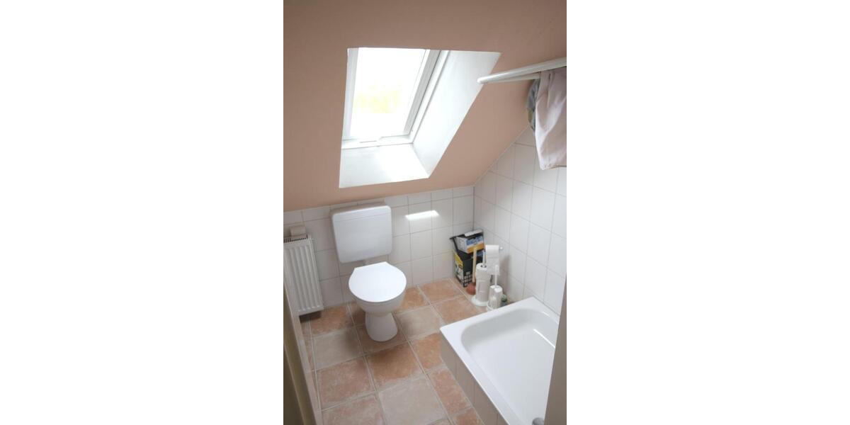 Dachgeschoßwohnung Niestetal - 2 Zimmer, 39 m&sup2;, 400&euro; | Angebot:26413102