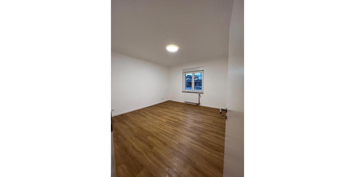 Hochparterre Freiburg im Breisgau Brühl - 3 Zimmer, 72 m&sup2;, 1.890&euro; | Angebot:26705300