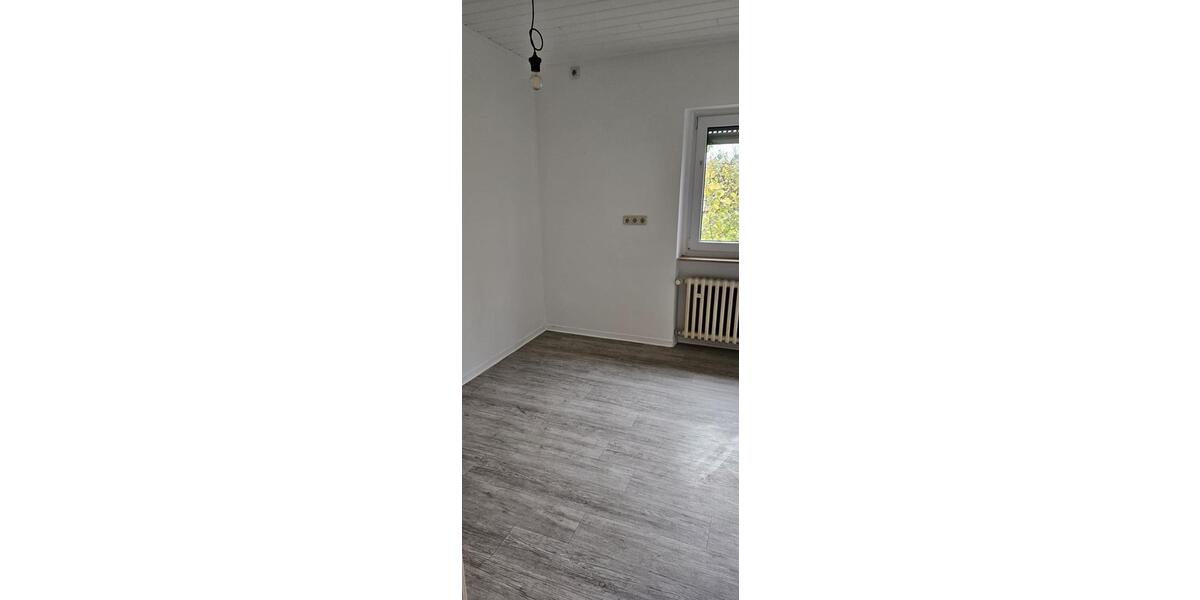 Etagenwohnung Kleinlangheim - 4 Zimmer, 105 m&sup2;, 1.170&euro; | Angebot:25978571