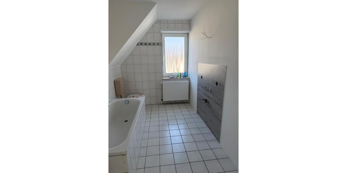 Helle, frisch renovierte Dachgeschosswohnung 5 zimmer