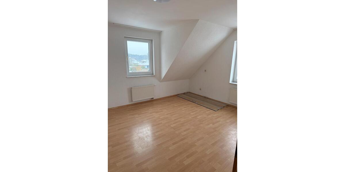 Etagenwohnung Bergen - 5 Zimmer, 103 m&sup2;, 1.020&euro; | Angebot:24766382