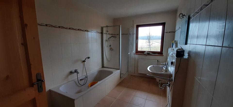 Etagenwohnung Perach - 4 Zimmer, 130 m&sup2;, 1.000&euro; | Angebot:25932591