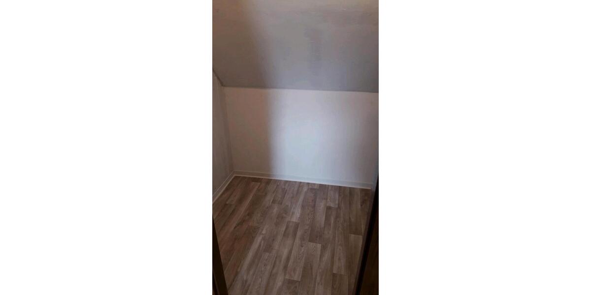 Dachgeschoßwohnung Oschersleben (Bode) - 2 Zimmer, 72 m&sup2;, 360&euro; | Angebot:26176144