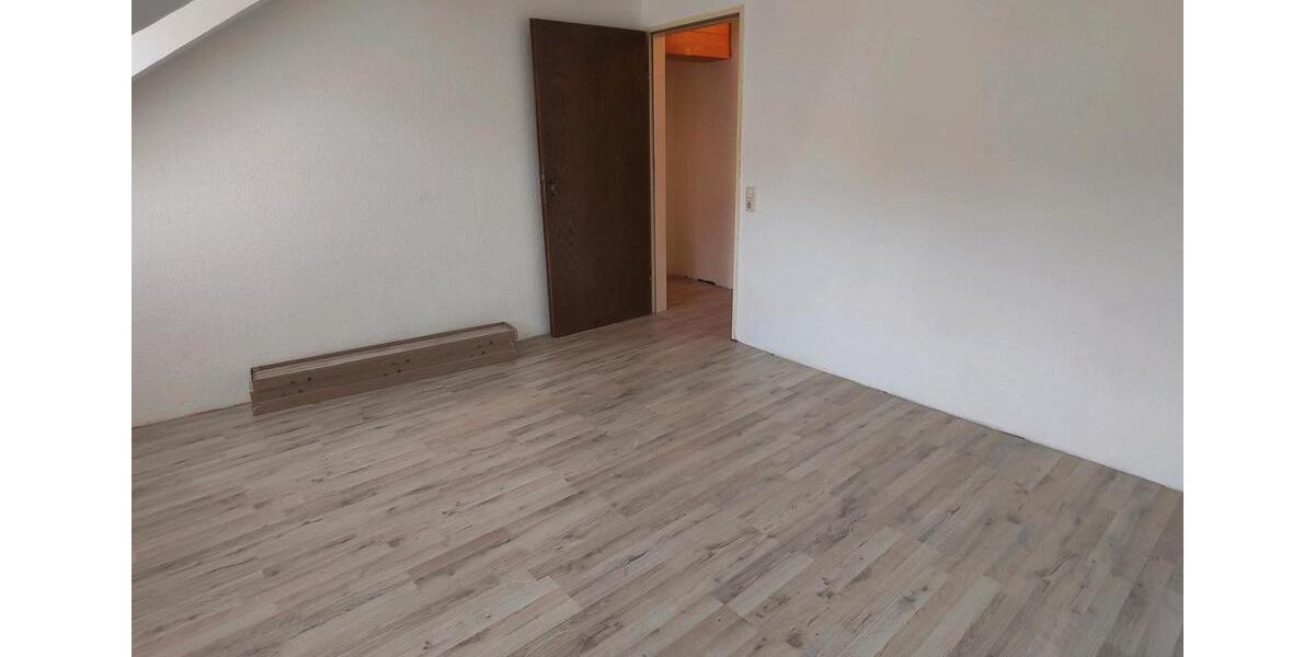 Dachgeschoßwohnung Stolberg (Rheinland) - 1 Zimmer, 45 m&sup2;, 390&euro; | Angebot:25405164