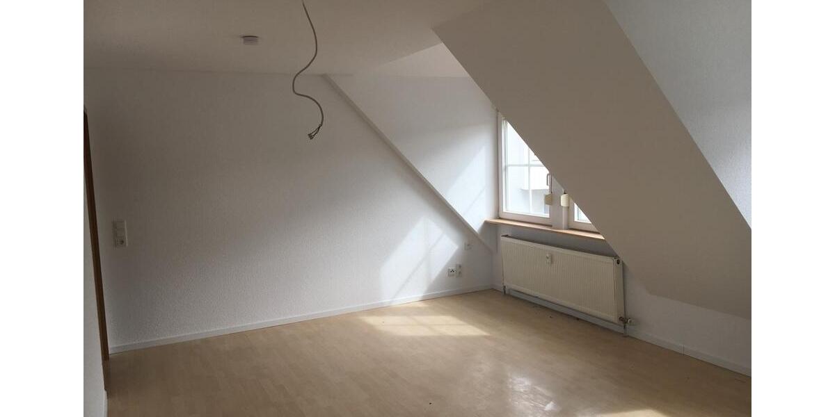 Dachgeschoßwohnung Idstein - 3 Zimmer, 760&euro; | Angebot:23120085