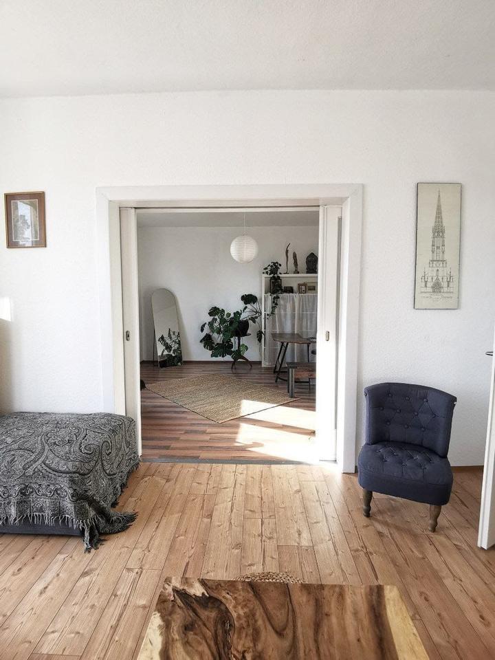 Helle 4 - Zimmerwohnung mit Balkon und Garten WG-geeignet