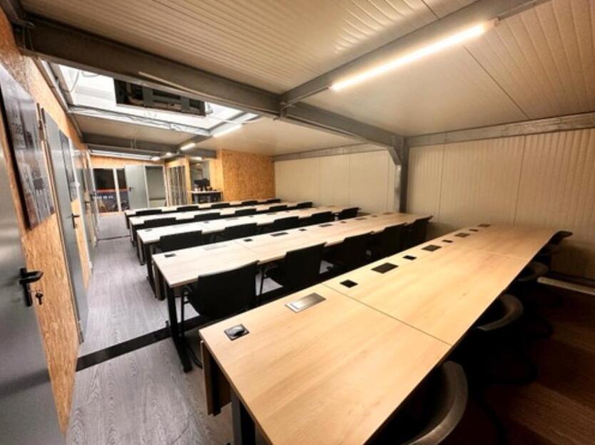 Geschäftsadresse hier anmelden,Büro,Taxi und Uber Stellplätze