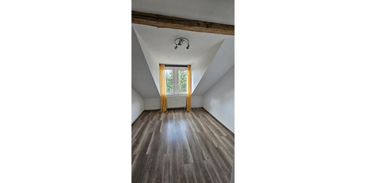 Dachgeschoßwohnung Naumburg (Saale) - 4 Zimmer, 125 m&sup2;, 1.100&euro; | Angebot:24841627