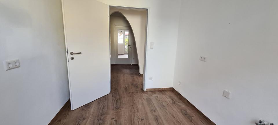 Kernsanierte Altbauwohnung mit Fußbodenheizung 3 zimmer