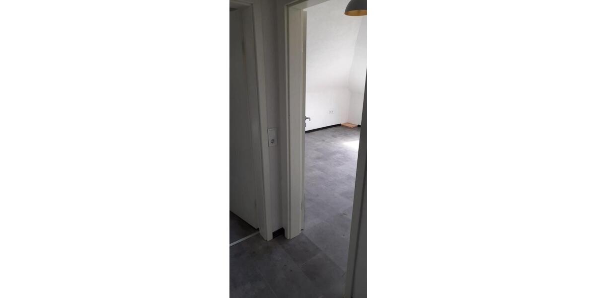 Dachgeschoßwohnung Wallerfangen - 3 Zimmer, 85 m&sup2;, 650&euro; | Angebot:26265706