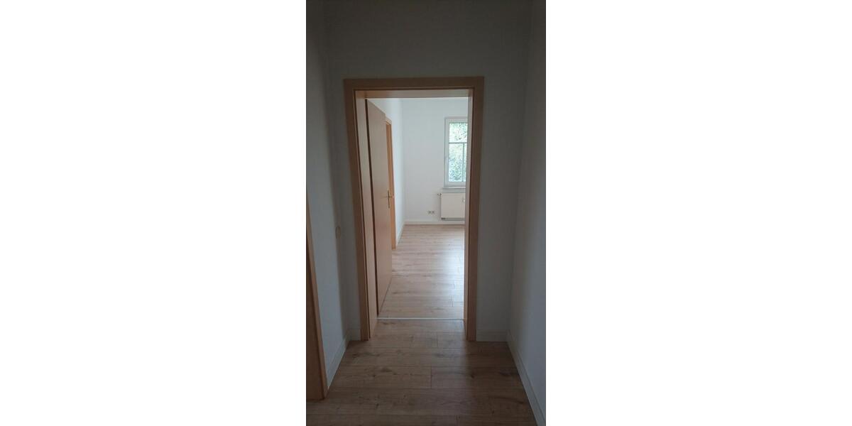 Etagenwohnung Pößneck - 4 Zimmer, 70 m&sup2;, 415&euro; | Angebot:26476635