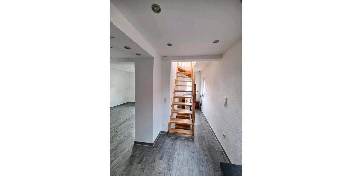 Einfamilienhaus Albstadt Gemarkung Onstmettingen - 5 Zimmer, 150 m&sup2;, 1.100&euro; | Angebot:26690340