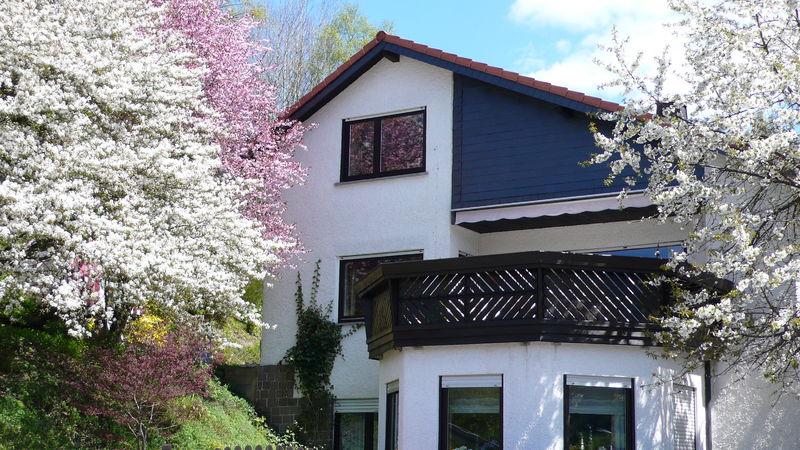 Terrassenwohnung Tettau - 3 Zimmer, 90 m&sup2;, 99&euro; | Angebot:26682602